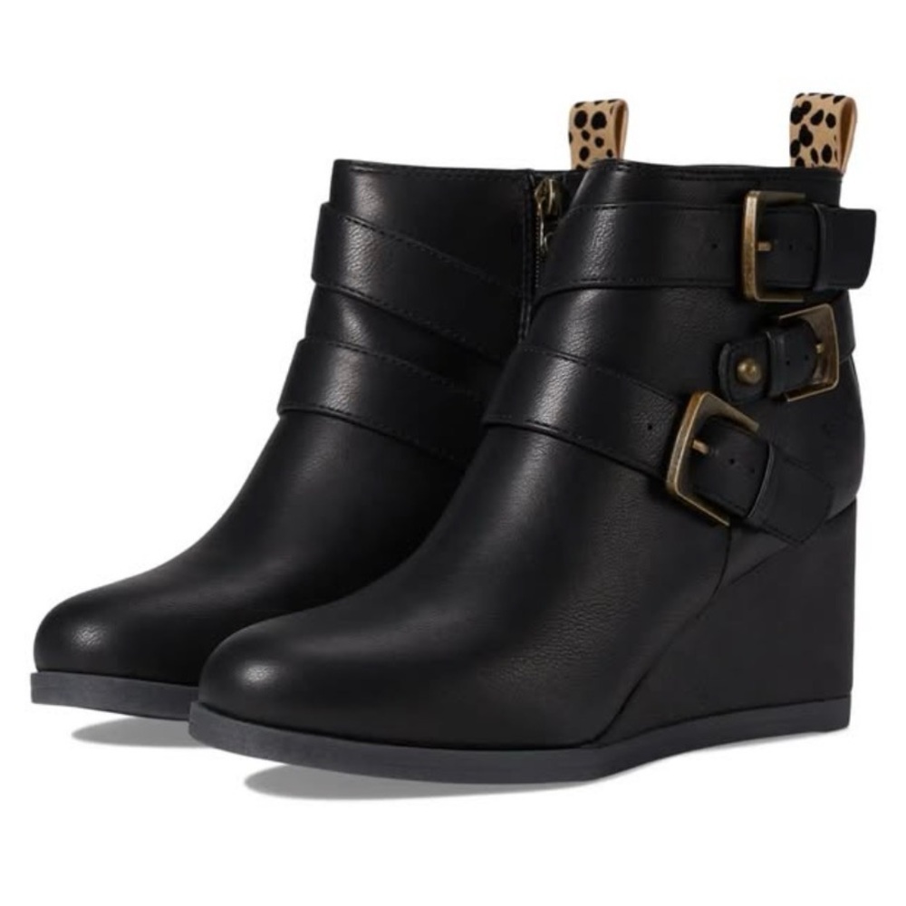 Elegant Black Ankle Boots with Buckle Accents